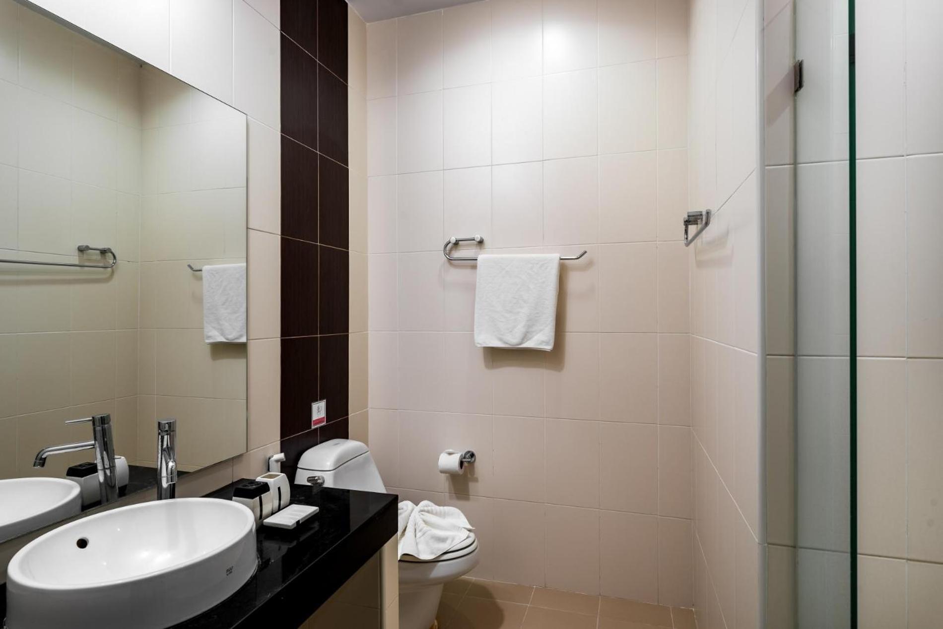 Veloche 2 Bedroom Apartment With Seaview Karon Esterno foto